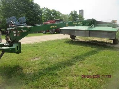 John Deere 956 Faucheuse-conditionneuse à disques — photo 2