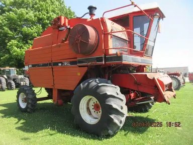 1982 White 8700 Batteuse — photo 2