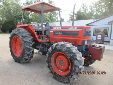 1991 Kubota M8580 Tracteur — photo 2