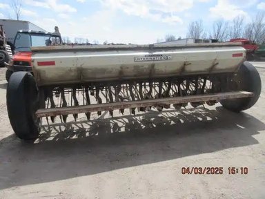 International Harvester 10 Semoir — photo 2