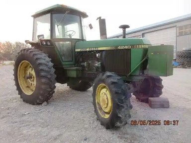 1981 John Deere 4240 Tracteur — photo 2