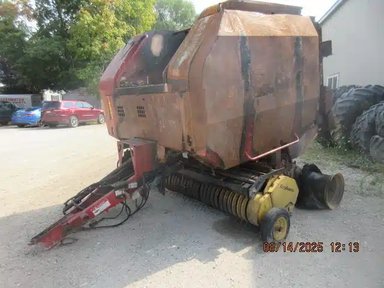 New Holland BR7060 Presse à Balle Ronde — photo 2