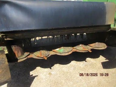 John Deere 1360 Faucheuse-conditionneuse à disques — photo 2