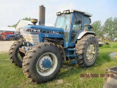 1990 Ford TW15 Tracteur — photo 2