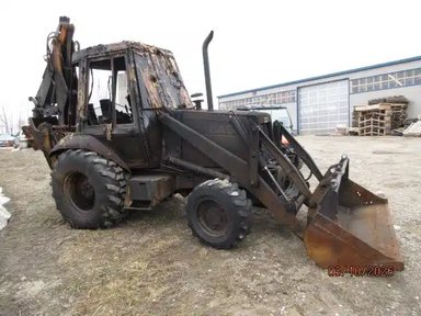 Case 580 SUPER K Rétrocaveuse — photo 2