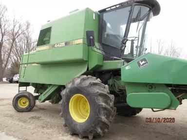 1987 John Deere 4425 Batteuse — photo 2