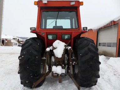 1977 Massey Ferguson 1135 Tracteur — photo 2
