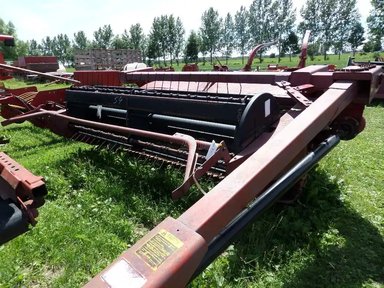 International Harvester 1190 Faucheuse-conditionneuse — photo 2