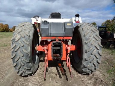 Case 1570 Tracteur — photo 2