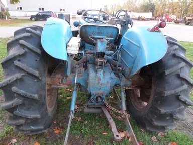 1975 Ford 3000 Tracteur — photo 2