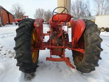 1953 Massey Harris 33 Tracteur — photo 2