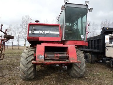 Massey Ferguson 540 Batteuse — photo 2