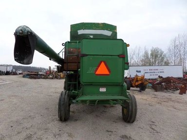 John Deere 4420 Batteuse — photo 2