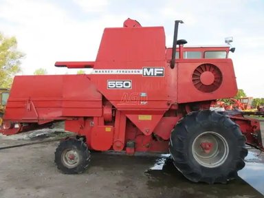 Massey Ferguson 550 Batteuse — photo 2
