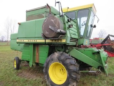 John Deere 4400 Batteuse — photo 2