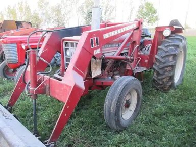 1971 International Harvester 454 Tracteur — photo 2