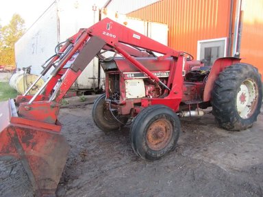1980 International Harvester 484 Tracteur — photo 2