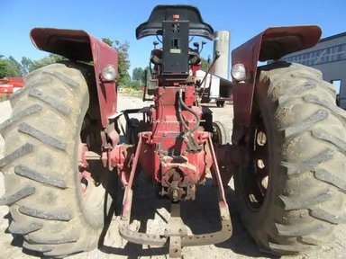 1967 International Harvester 706 Tracteur — photo 2