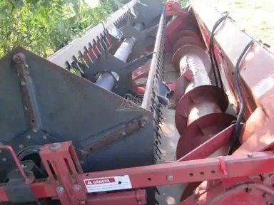 International Harvester 820 Header - Flex — photo 2