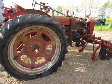 1953 Farmall SUPER H Tracteur — photo 2