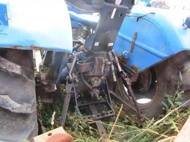 Universal 590DT Tracteur — photo 2