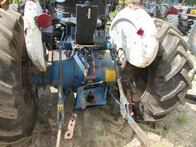1988 Ford 3910 II Tracteur — photo 2
