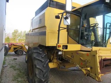 1993 New Holland TX66 Batteuse — photo 2