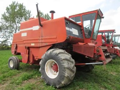 1978 Massey Ferguson 750 Batteuse — photo 2