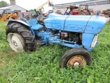 Ford 3000 Tracteur — photo 2