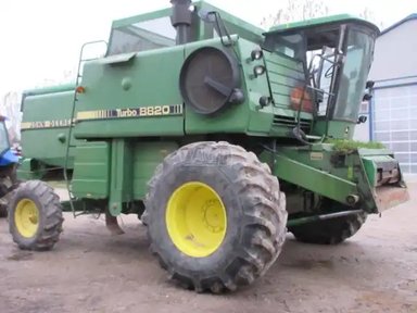 1984 John Deere 8820 Batteuse — photo 2