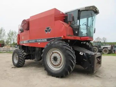 1998 Massey Ferguson 8780 Batteuse — photo 2