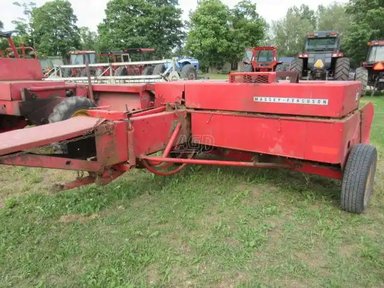 Massey Ferguson 12 presse à balle carrée - petite — photo 2