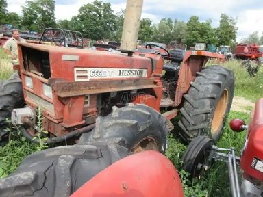 1986 Hesston 666 Tracteur — photo 2