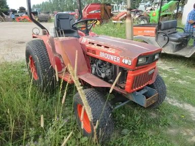 Kubota B8200HSD Tracteur — photo 2