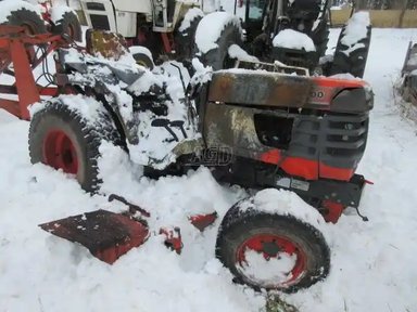 1997 Kubota B1700 Tracteur — photo 2