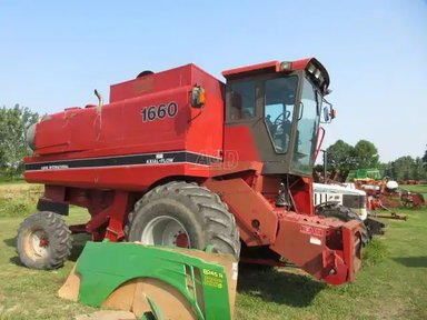 1989 Case IH 1660 Batteuse — photo 2