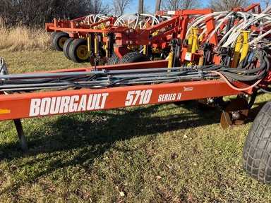 2003 Bourgault 5710-54 Semoir à air — photo 2