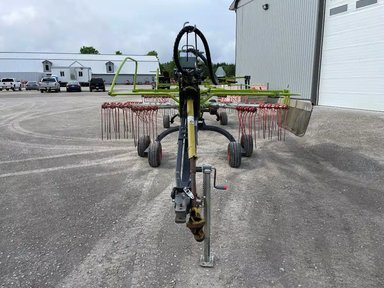 2019 CLAAS LINER 800 T râteau — photo 2