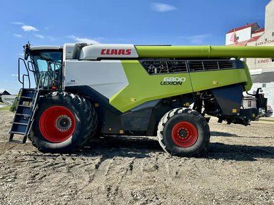 2023 CLAAS LEXION 8600 Batteuse — photo 2