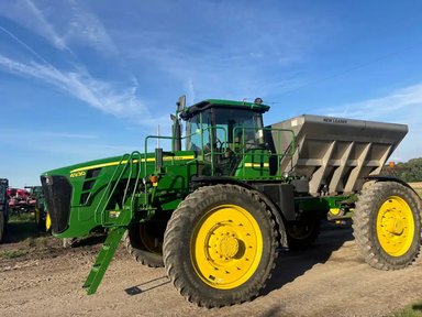 2011 John Deere 4930 épandeur à engrais — photo 2