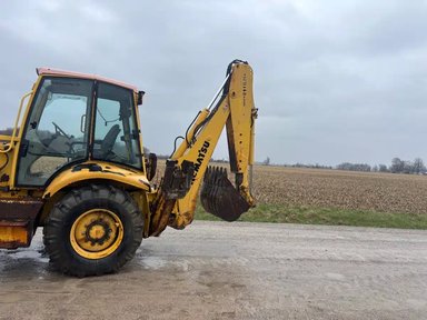 2016 Komatsu WB140-2 Rétrocaveuse — photo 2