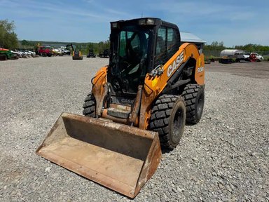 2018 Case SV300 chargeuse à direction à glissement — photo 2