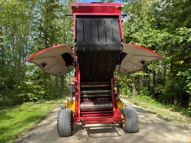 2018 New Holland BR450 Broyeur de récolte — photo 2