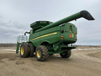2012 John Deere S670 Batteuse — photo 2