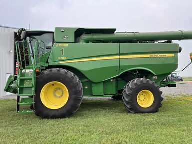 2022 John Deere S780 Batteuse — photo 2