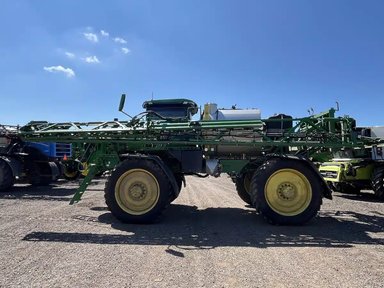 2023 John Deere 616R Arroseur - Automoteur — photo 2