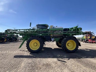 2023 John Deere 616R Arroseur - Automoteur — photo 2