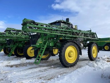 2025 John Deere 616R Arroseur - Automoteur — photo 2
