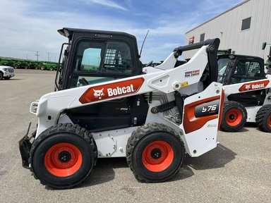 2025 Bobcat S76 chargeuse à direction à glissement — photo 2