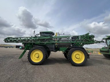 2024 John Deere 616R Arroseur - Automoteur — photo 2